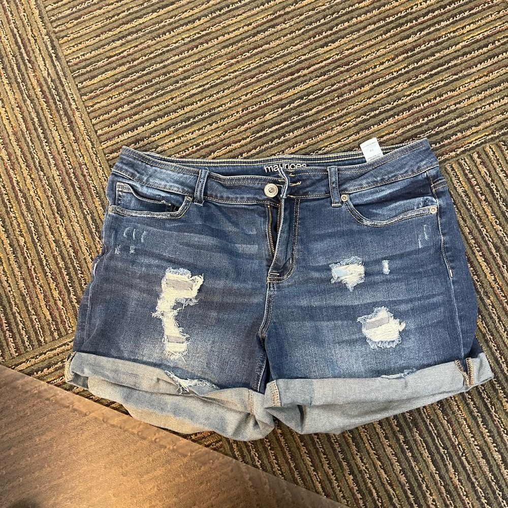 Euc Maurice’s 7/8 shorts